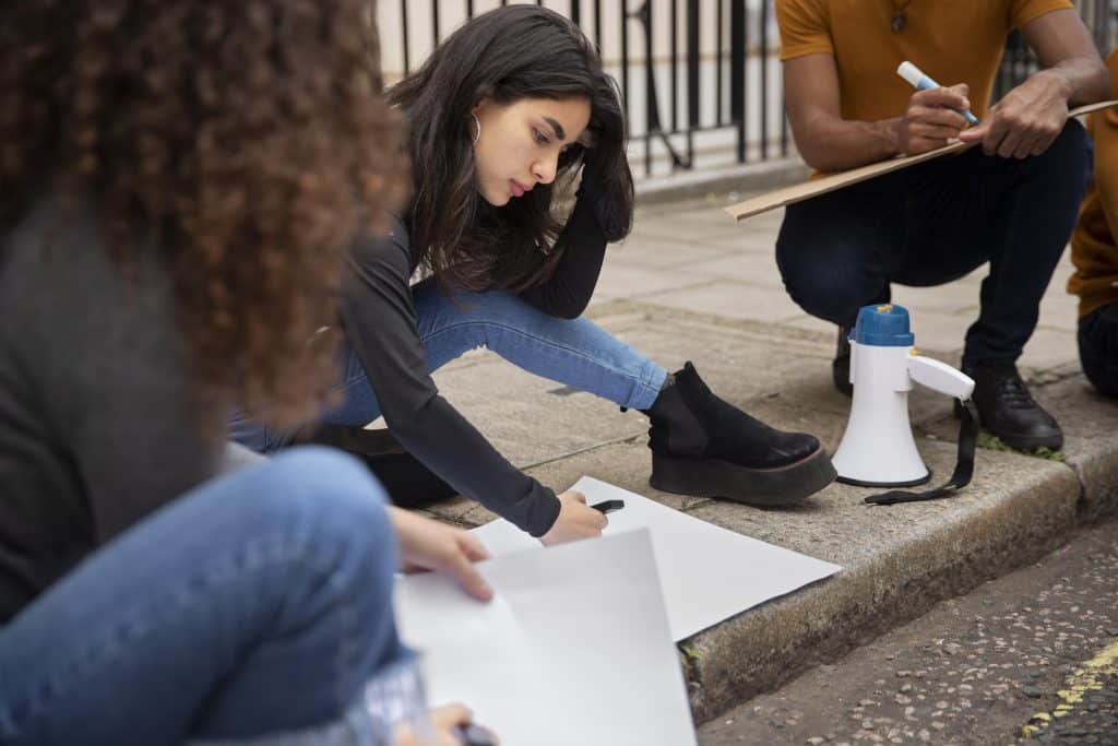 2025 midterm election polls trends: what to expect